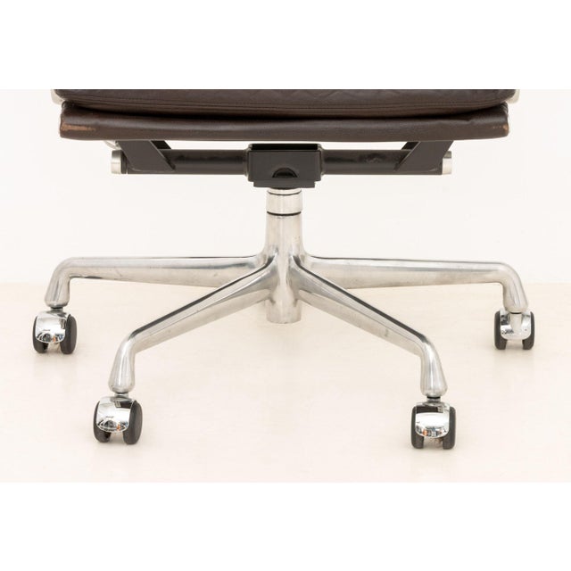 Eames Charles and Ray Eames Soft Pad Management Chair For Sale - Image 4 of 8