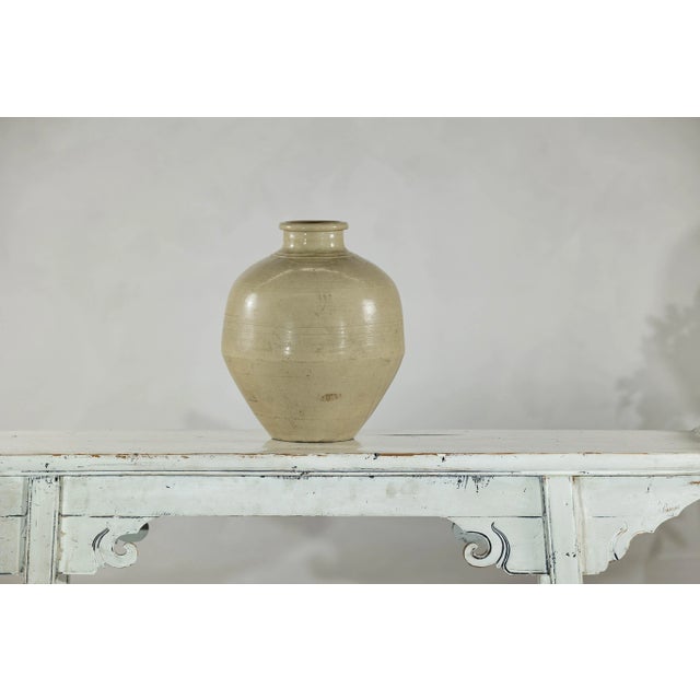 Late 20th Century Sand-Colored Ceramic Vase with Rounded Shoulder and Tapered Base For Sale In New York - Image 6 of 12