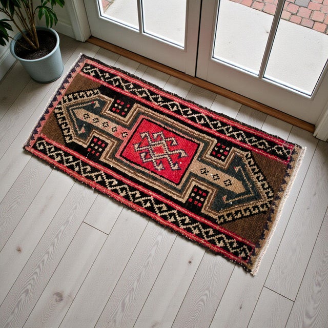 Shabby Chic 1980s Hand Knotted Small Turkish Rug Bath MatFront of Kitchen Sink Rug Mini Runner 1'6" X 3' For Sale - Image 3 of 13