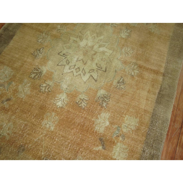 Vintage Turkish Caramel Rug For Sale In New York - Image 6 of 6