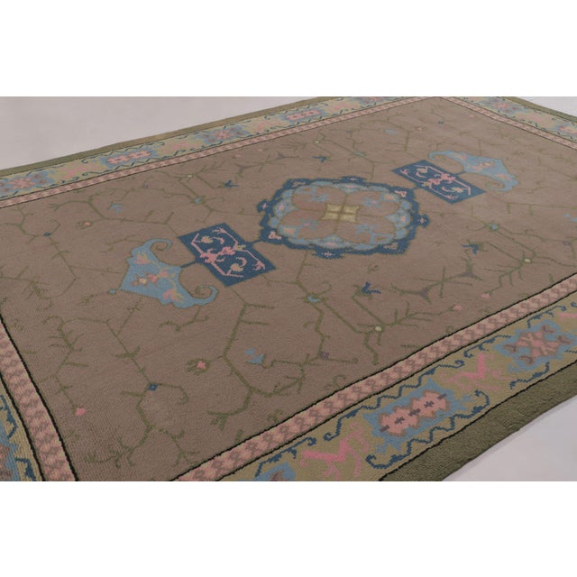 Hand-knotted in wool, this 9x13 rug is a masterful addition to Rug & Kilim’s Modern Classics Collection. This piece is...