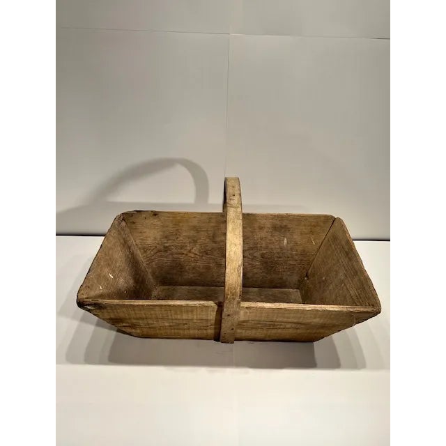English wooden gathering baskets, also known as trugs or garden trugs, are traditional hand-crafted baskets used for...