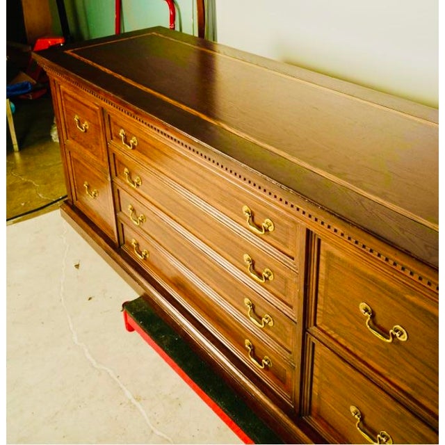 1960s Vintage Two Tone Mahogany Credenza For Sale - Image 4 of 11