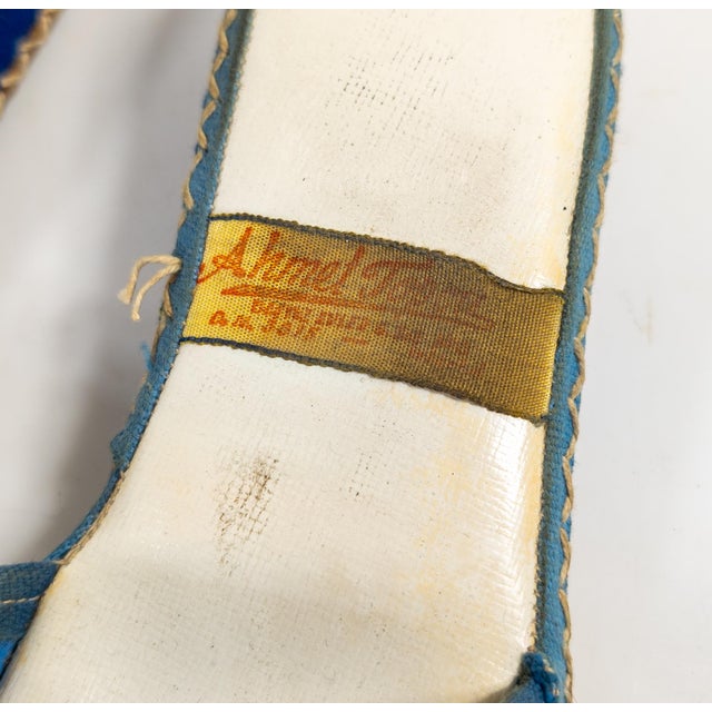 19th Century Pair of Turkish Khussa Mojari Slipper Shoes in Blue Velvet For Sale - Image 9 of 10