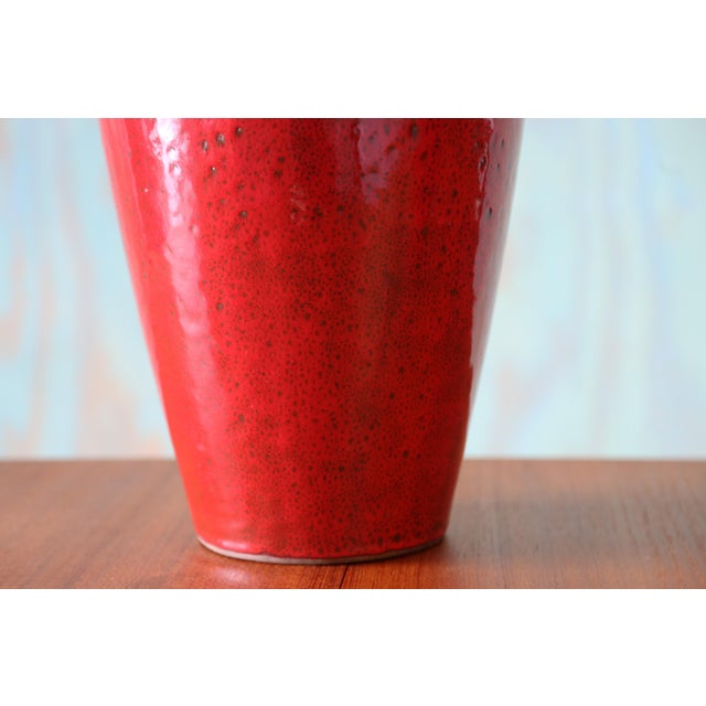 Mid-Century Modern 1960s Monumental Vintage Designer Italian Style Red Ceramic Table Lamps - A Pair For Sale - Image 3 of 12