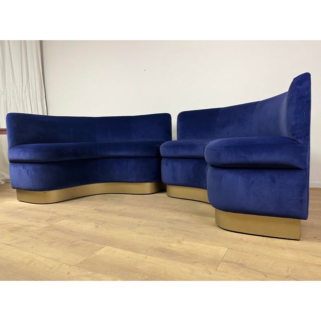 Curved Sofas in Blue Velvet with Brass Base, 1990s, Set of 2 For Sale - Image 6 of 9
