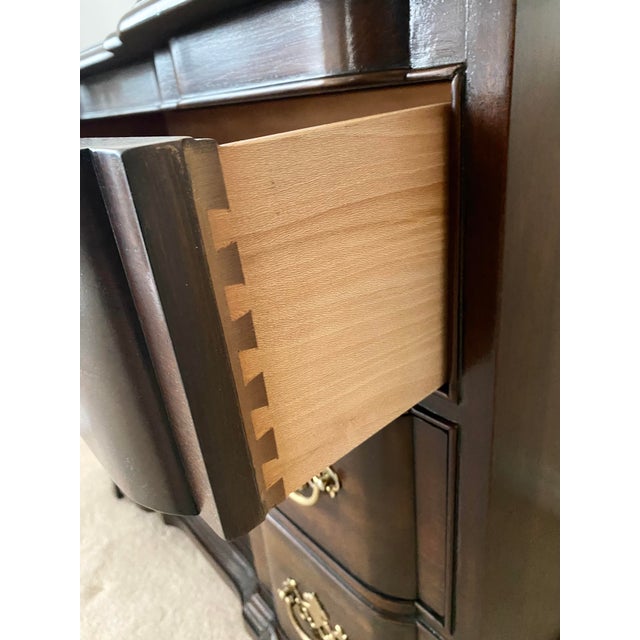 Drexel Heritage Vintage Drexel Heritage Winfield Ward Chippendale Style Mahogany 3-Drawer Blockfront Chest Excellent Condition.. For Sale - Image 4 of 17