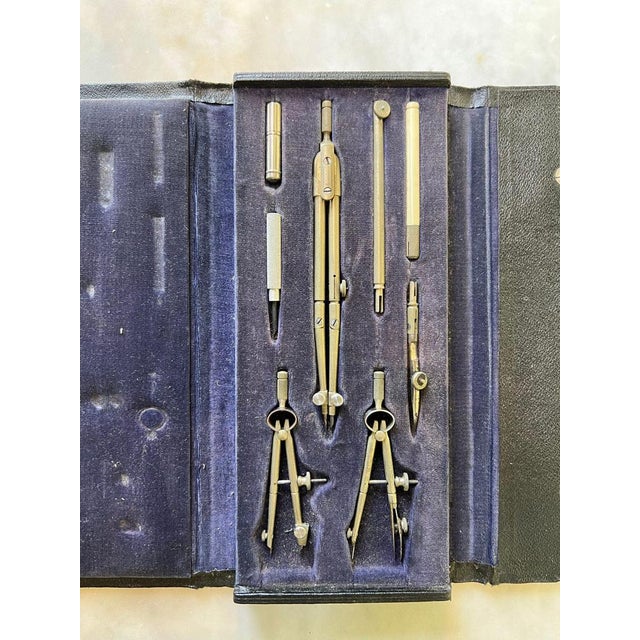 Vintage geometry and technical drawing set in original leather case An original and complete Vintage geometry and...