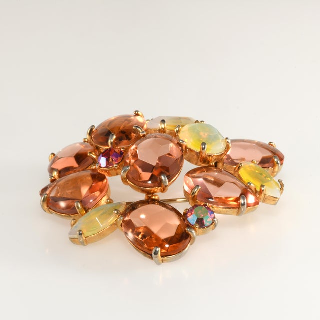 Abstract Schiaparelli Style Vintage Brooch Peach & Yellow Glass Stones Gold-Plated For Sale - Image 3 of 4