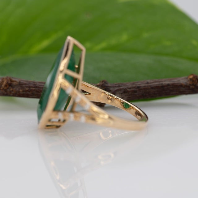 7.5Ct Zambian Emerald Ring With Earth-Mined Diamond Accents: 14k Gold, Size 6.75 For Sale - Image 9 of 9