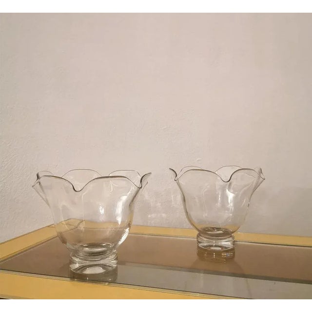 Set of 2 cups/vases produced in Murano by Maestri Muranesi company in the 50s. The pair is in mouth blown transparent...