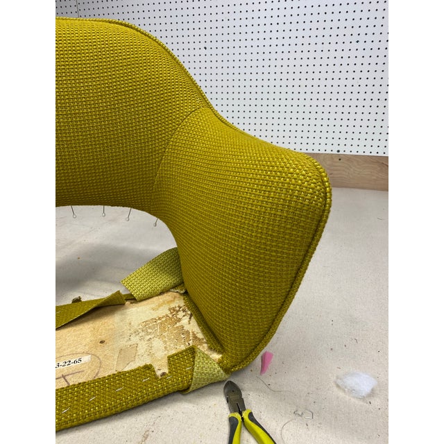 Textile 1960s Executive Armchair Model 71 Attributed to Eero Saarinen for Knoll in Textile For Sale - Image 7 of 7
