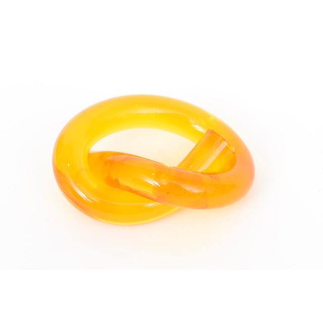 Amber Vintage Dorothy Thorpe Twisted Pretzel Lucite Amber Orange Napkin Rings Set of 8 For Sale - Image 8 of 10
