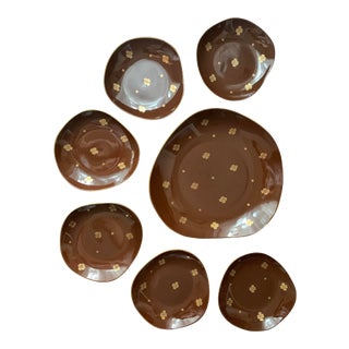Mid-Century Chocolate Brown & 22k Gold Floral Dessert Plate Set With Freeform Cake Platter — Serving for Six, Late 1960s–1970s, Set of 7 Pieces For Sale