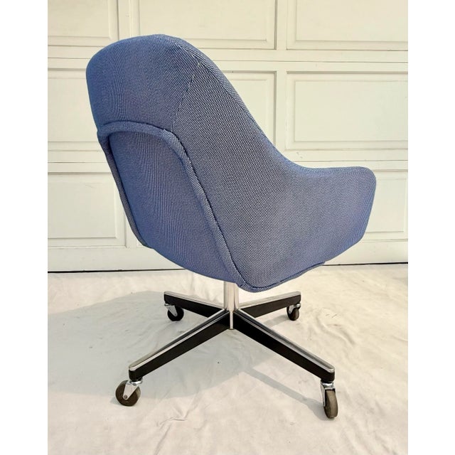 Metal 1970's Max Pearson for Knoll Newly Reupholstered Executive Desk Chair For Sale - Image 7 of 12
