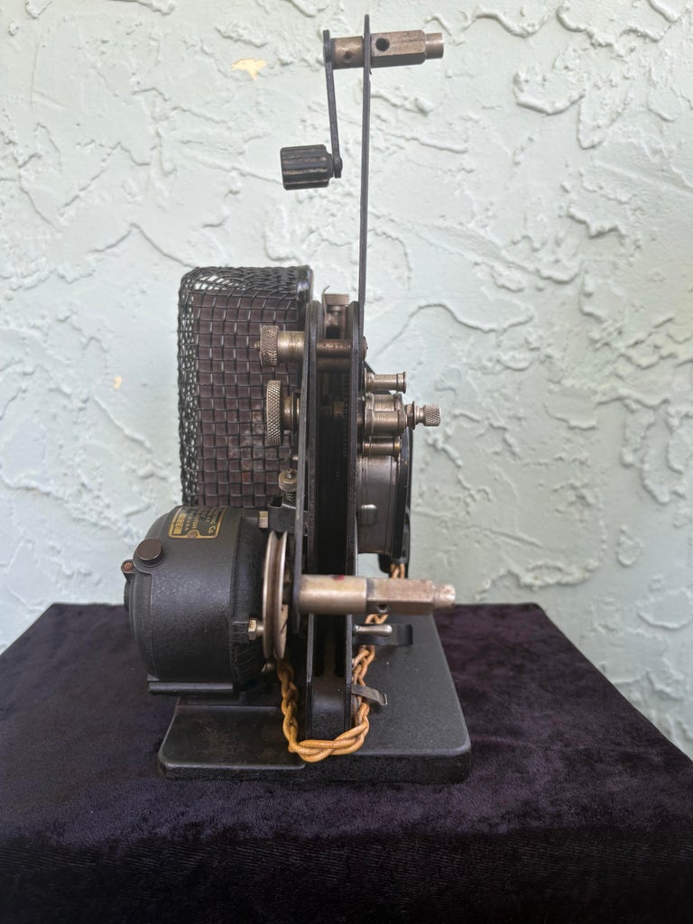 1920s Eastman Kodak Kodascope Model C 16mm Silent Film Projector