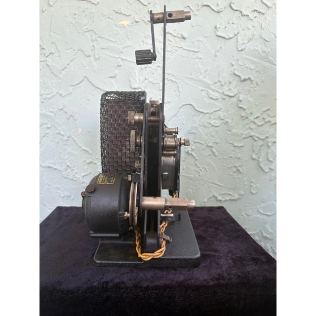 1920s Eastman Kodak Kodascope Model C 16mm Silent Film Projector – Industrial Display Piece For Sale In Orlando - Image 6 of 12