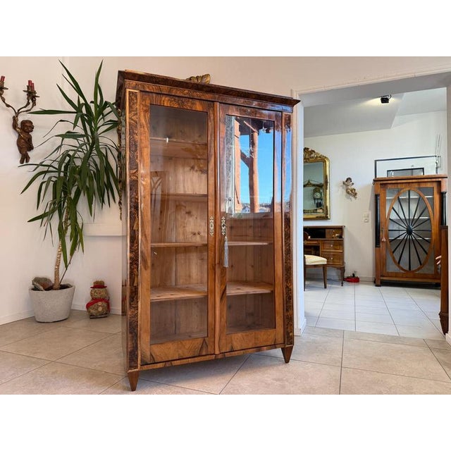 Original Biedermeier Display Cabinet, Bookcase, Collector's Cabinet, Walnut, Height x Width x Depth 174 x 112 x 50 cm....