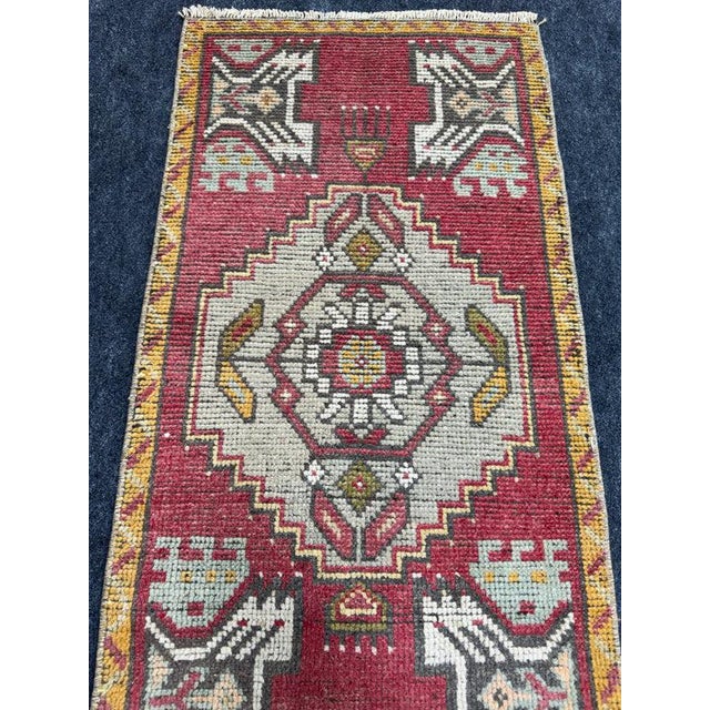 Turkish Yastik Rug 1'6" x 3' For Sale - Image 4 of 5