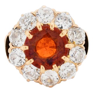 Antique Marguerite Ring in Gold, Garnet and Diamonds, Size 6.75 For Sale