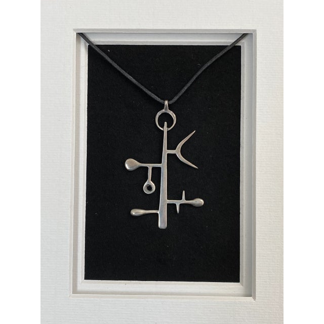 1960s Framed Modernist Abstract Sculptural Silver Necklace For Sale - Image 4 of 12