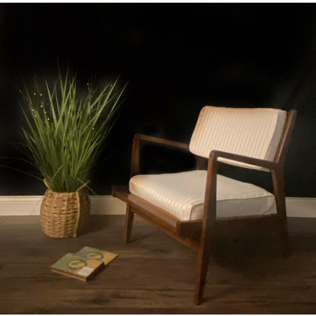 Bring comfort to your leisure spending along with deriving aesthetical style to entertain your graceful mind with...