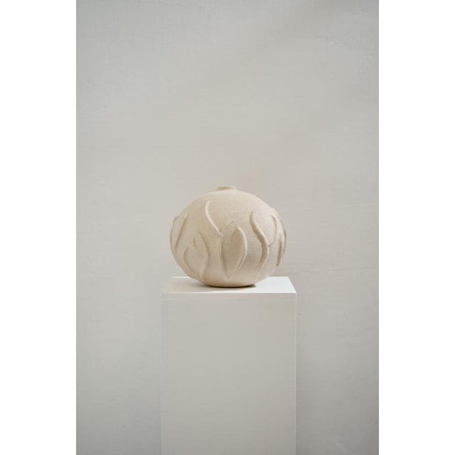 L´Algue Beige Sandstone Vase by Lou Thomas For Sale - Image 4 of 6