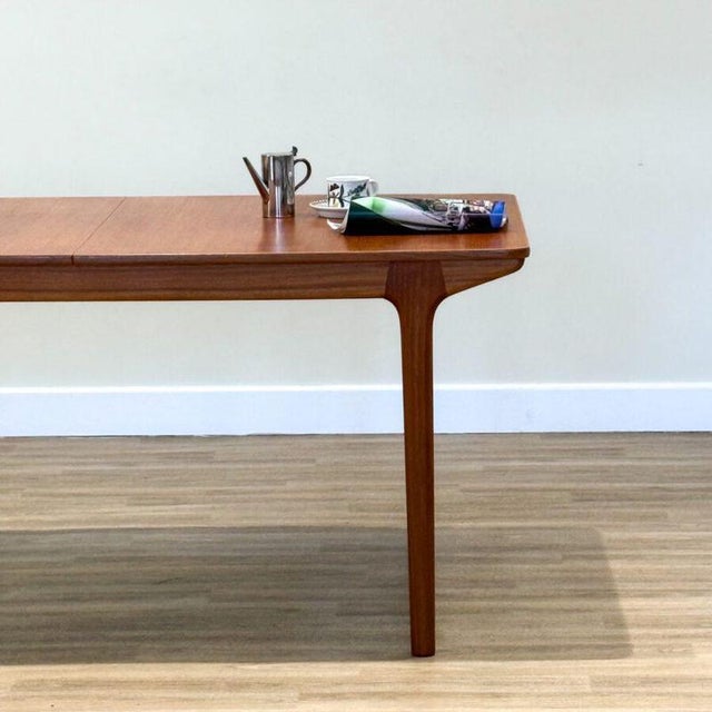 Designed by Tom Robertson and patented by A.H. McIntosh in the 1960s for the Dunvegan collection, this double-extension...