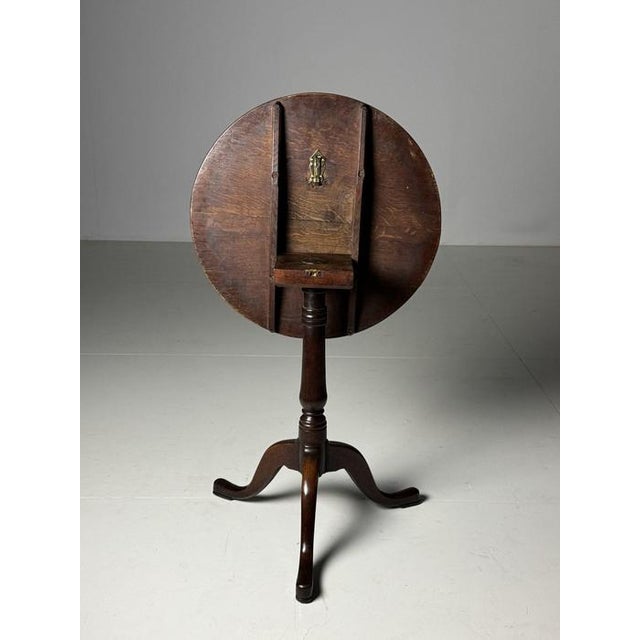 Tilt Top Table in Oak, 19th Century For Sale - Image 6 of 18