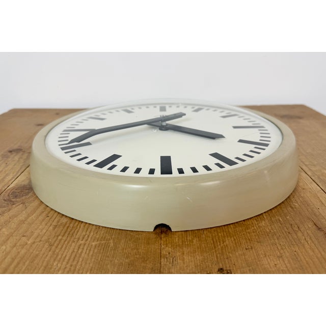 Vintage Industrial Wall Clock from TN, 1960s For Sale - Image 11 of 16