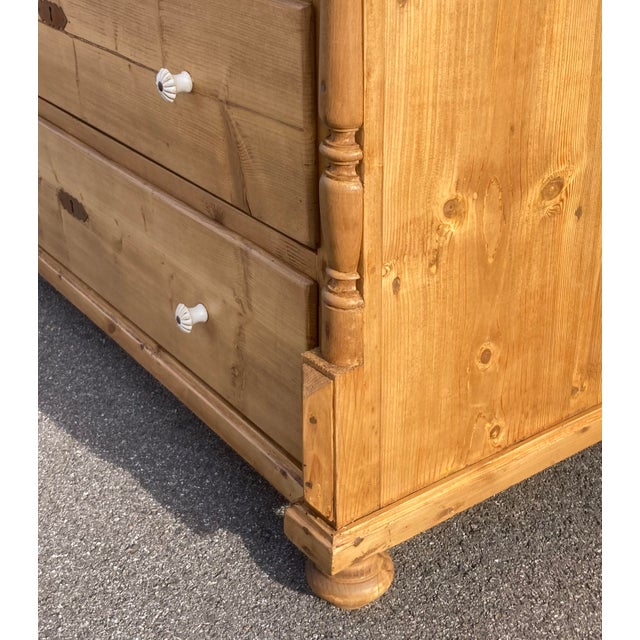 Late 19th Century Pine Chest of Four Drawers For Sale - Image 5 of 13