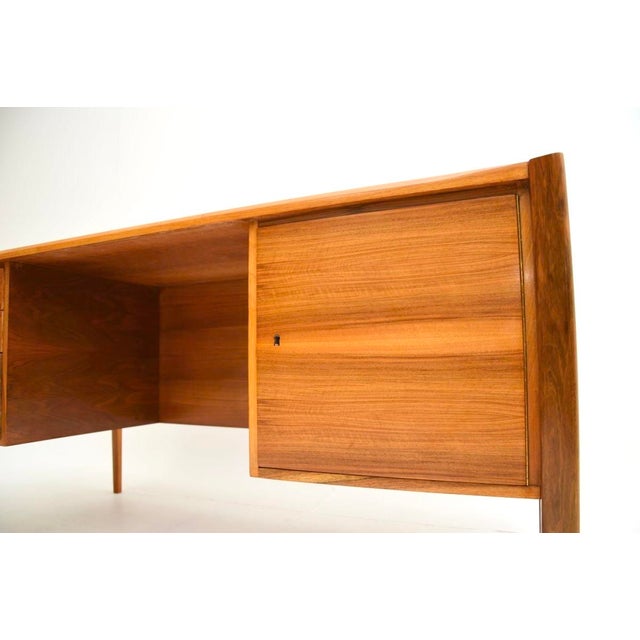 Vintage Executive Desk in Walnut by Wilhelm Renz, 1960 For Sale - Image 11 of 14
