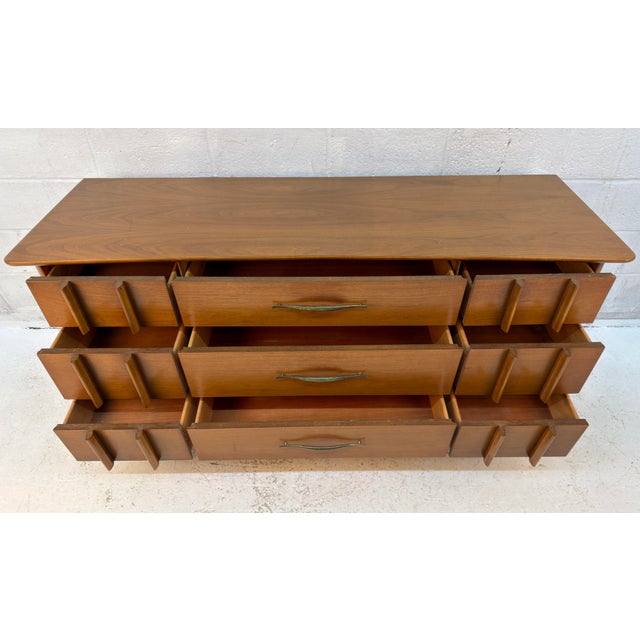 Brass Kent Coffey Walnut Lowboy Dresser With Nine Drawers, 1960s For Sale - Image 8 of 18