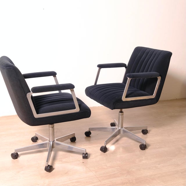 Swivel Desk Chairs in Blue Velvet in the style of Osvaldo Borsani, 1970s, Set of 2 For Sale - Image 14 of 18