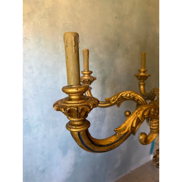 Neoclassical Mid 20th Century Neoclassical Six Light Gilt Wood Chandelier For Sale - Image 3 of 9