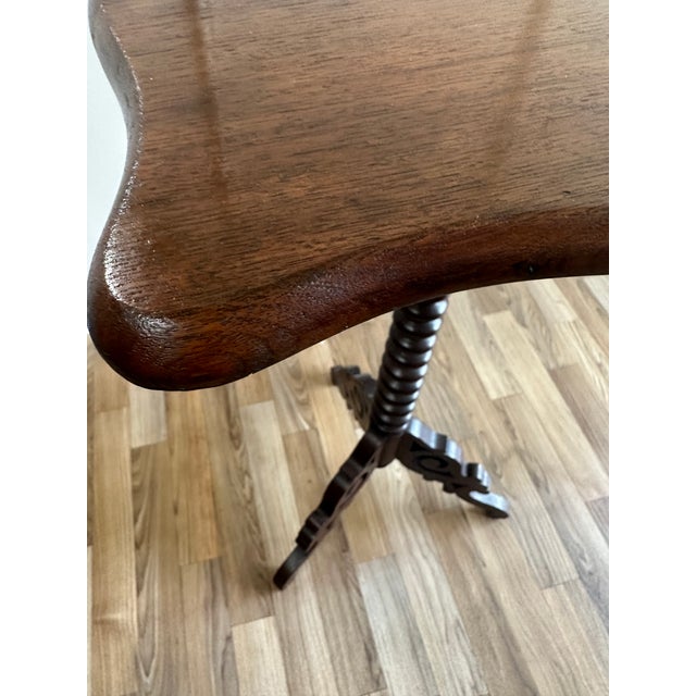 c.1860 Victorian Barley Twist Tripod Carved Mahogany Wine/Side Table Hand-Carved Pedestal, Scalloped Top For Sale In New York - Image 6 of 8