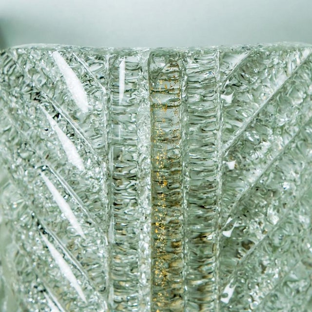 Gold Inclusions Glass and Brass Wall Light in the style of Barovier & Toso, 1960s For Sale - Image 3 of 16