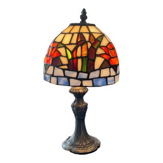 Floral Stained Glass Tiffany Style Table Lamp Water Lilies. For Sale