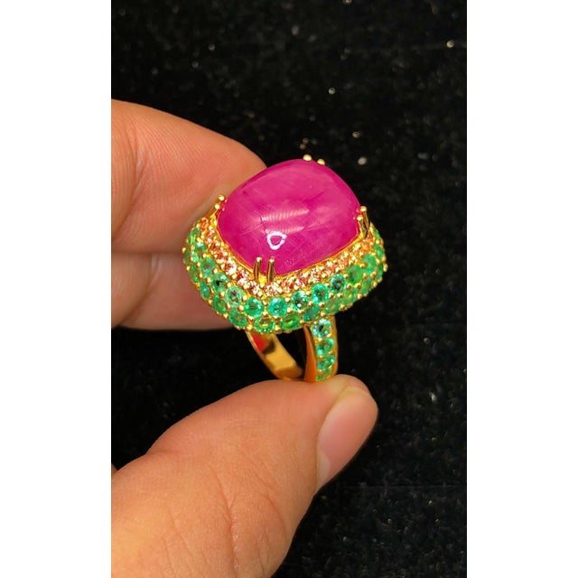 Art Deco Bochic "Orient" Vintage Emerald, Sapphire & Ruby & Ring Set In 18K Gold & Silver For Sale - Image 3 of 18