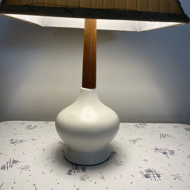 Mid-Century Modern Vintage Danish Modern Style Leviton Ceramic & Wood Table Lamp For Sale - Image 3 of 8