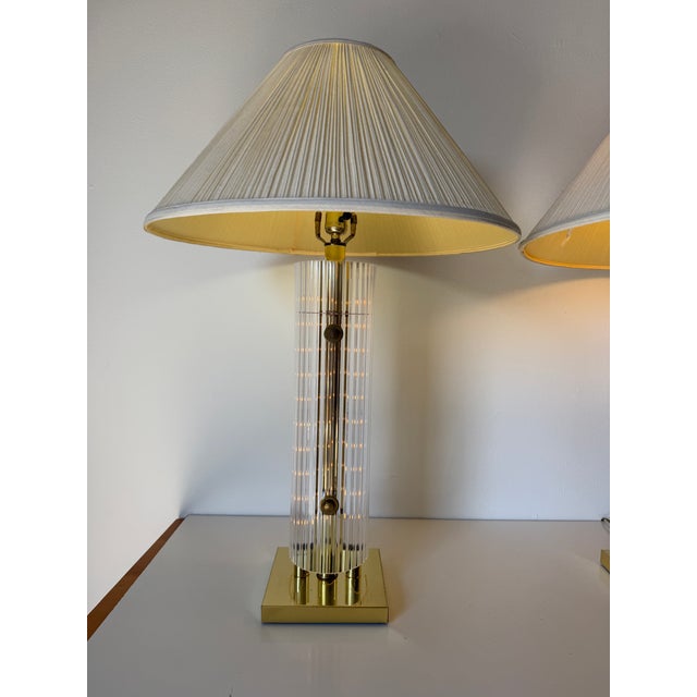 Brass 1980s Vintage Sciolari Style Brass & Clear Ribbed Lucite Table Lamps – Pair For Sale - Image 8 of 12