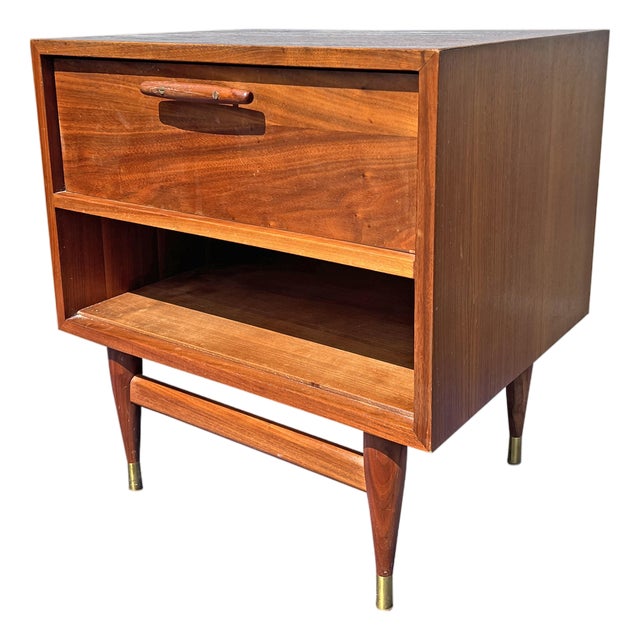 Vintage Mid Century Modern End or Side Table Nightstand in Danish Style For Sale