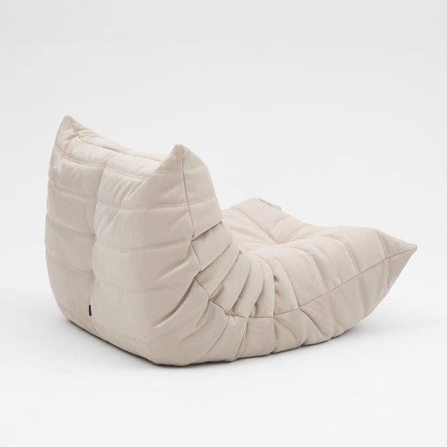 Togo Lounge Chair in Cream Tissue by Michel Ducaroy for Ligne Roset For Sale - Image 10 of 15