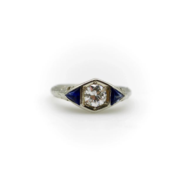 A beautiful period piece from the Art Deco era, this 14k white gold ring has all the classic elements that makes the Art...