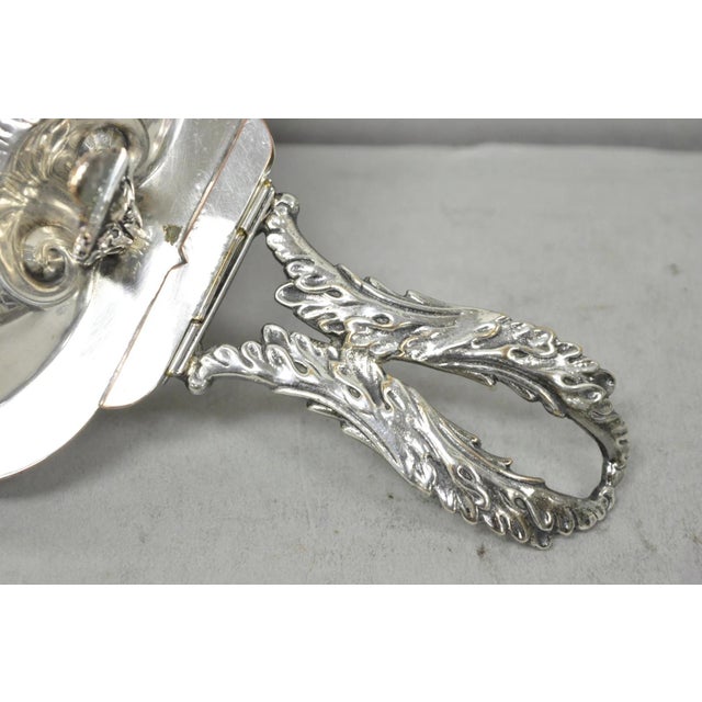 Vintage English Regency Silver Plated Clam Shell Table Butler Serving Dish For Sale - Image 4 of 17
