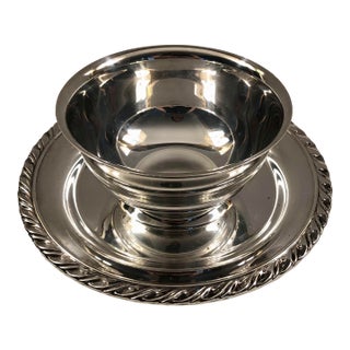 1950s Wm Rogers Silver Plated Gravy or Sauce Boat With Attached Dish For Sale