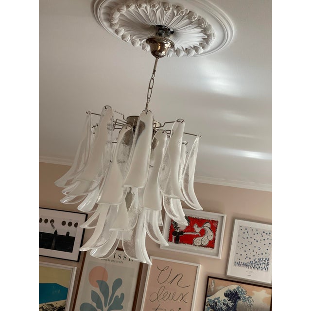 White Murano Chandelier in the style of Mazzega For Sale - Image 6 of 6