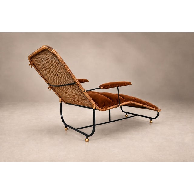 Mid-Century Modern Brazilian Modern Sculptural Chaise in Wicker, Mohair, Steel and Brass, Att. Carlo Hauner, Brazil, 1950s For Sale - Image 3 of 18