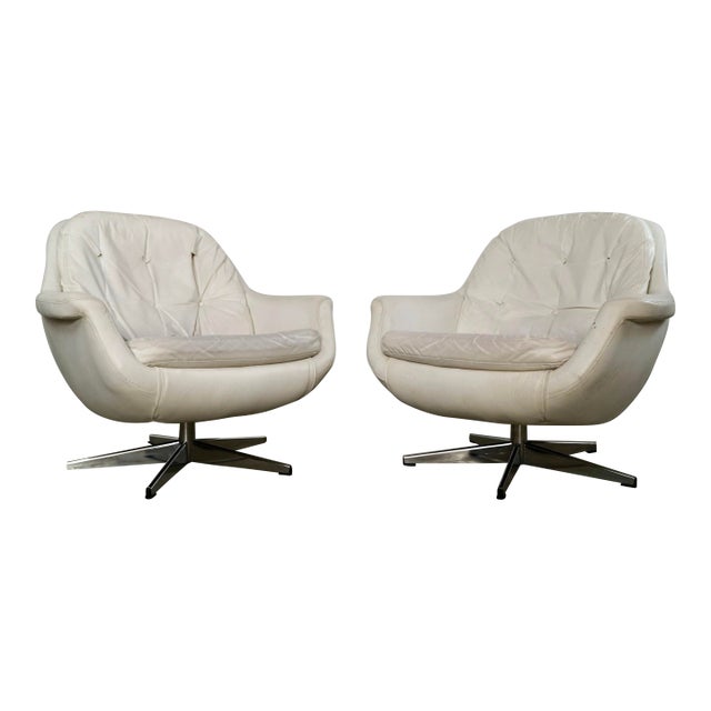 1960’s Mid-Century Modern Space Age Swivel Lounge Chairs by Selig - A Pair For Sale