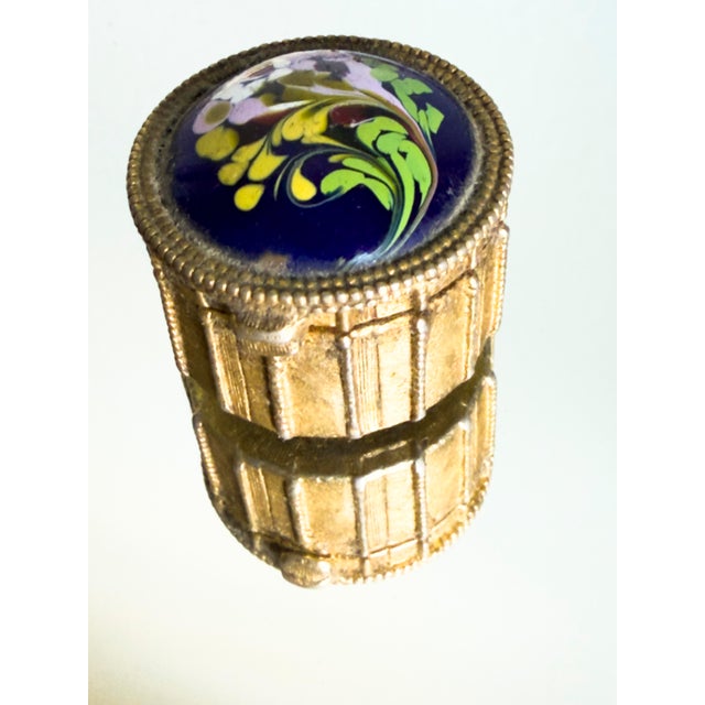 Blue Vintage 1980s Hollywood Regency Estée Lauder Palazzo Solid Perfume Compact. For Sale - Image 8 of 12